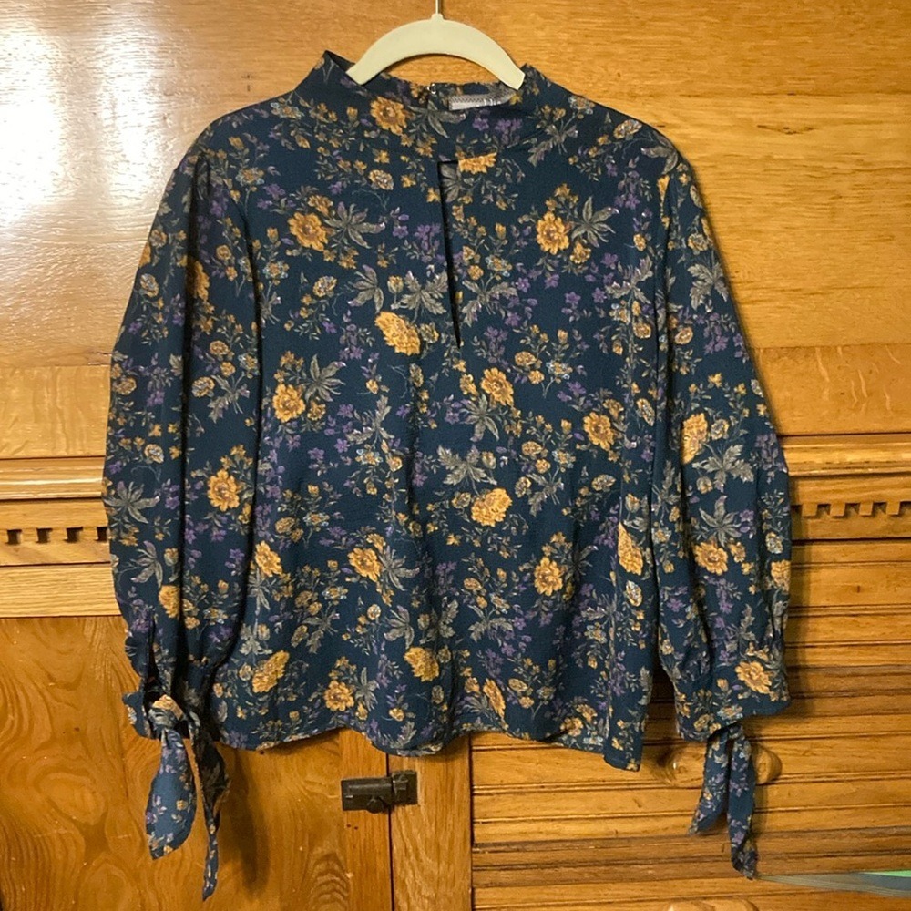 Addie‎ Cottagecore Boho Floral Mock Neck Keyhole Blouse Tie Cuff Dark Academia